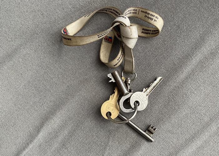 Grajewo ogłoszenia: Znaleziono klucze od domu w parku solidarności.