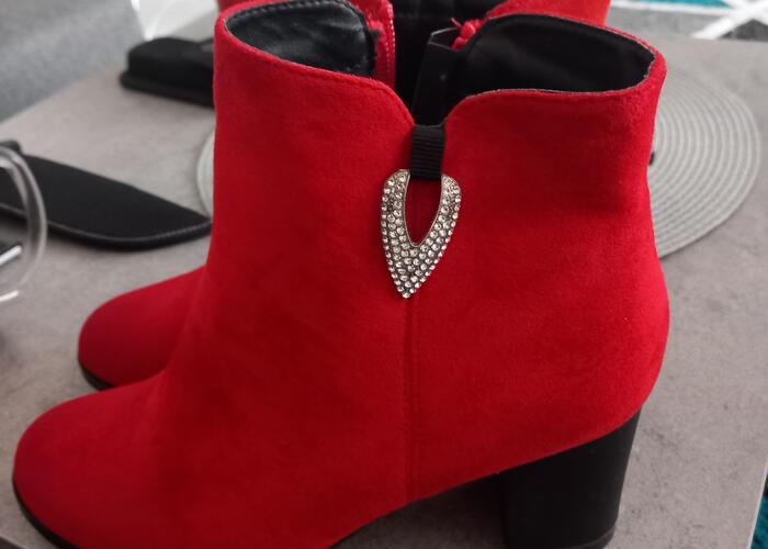 Grajewo ogłoszenia: Sprzedam bardzo ładne nowe czerwone buty zimowe damskie, rozmiar 38