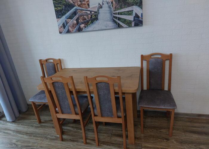 Grajewo ogłoszenia: Witam. Sprzedam stół z 4 krzesłami. Wymiary 120x70po rozlorzeniu...
