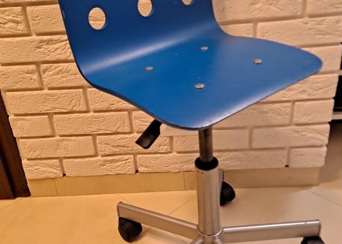 Grajewo ogłoszenia: Sprzedam krzesło do biurka. Regulowana jest wysokość.
Odbiór w...