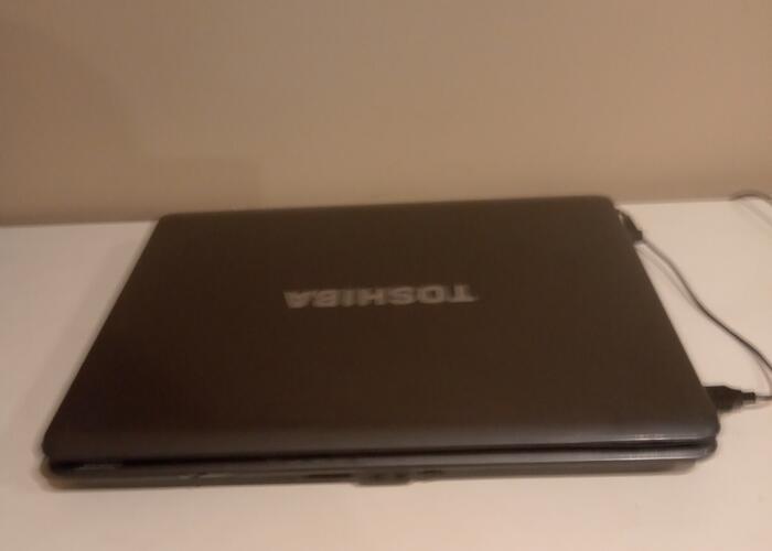 Grajewo ogłoszenia: Witam mam na sprzedaż laptop Toshiba jest bateria tylko że...