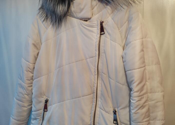 Grajewo ogłoszenia: Sprzedam białą zimową kurtkę firmy CARRY 
rozmiar L stan bdb