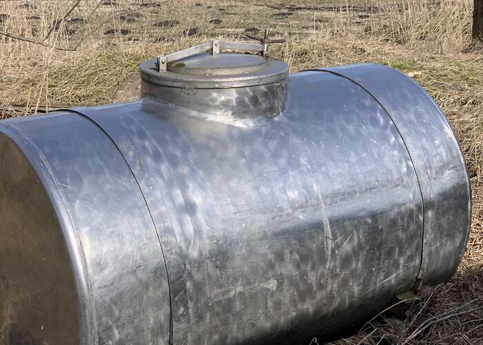 Grajewo ogłoszenia: Sprzedam zbiornik 1500 litrów z blachy ''kwasówki''