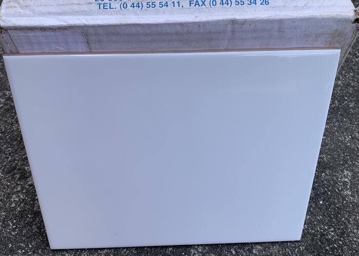 Grajewo ogłoszenia: Sprzedam białą glazurę 20x25 ok. 50m2