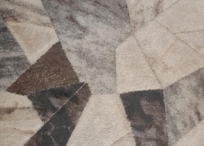 Grajewo ogłoszenia: Sprzedam w dobrym stanie dywan 160×200 kolory szare.Zapraszam.