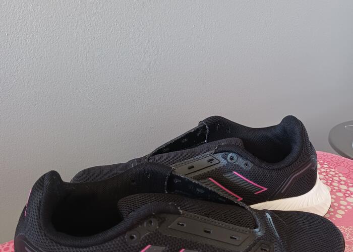 Grajewo ogłoszenia: Sprzedam buty firmy Adidas rozmiar z metki 37 1/3.Stan idealny .