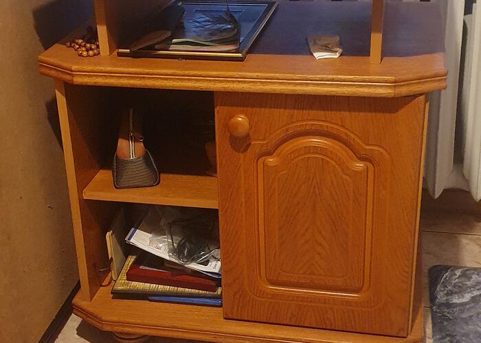 Grajewo ogłoszenia: Sprzedam bardzo ładny stolik pod telewizor.