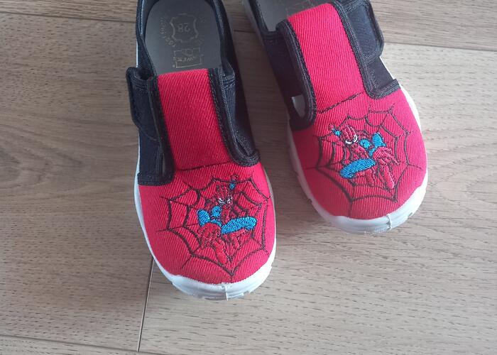 Grajewo ogłoszenia: Sprzedam nowe trampki 28