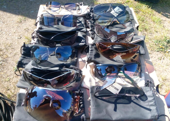 Grajewo ogłoszenia: Sprzedam duża ilość okularów słonecznych ponad 500 ,...