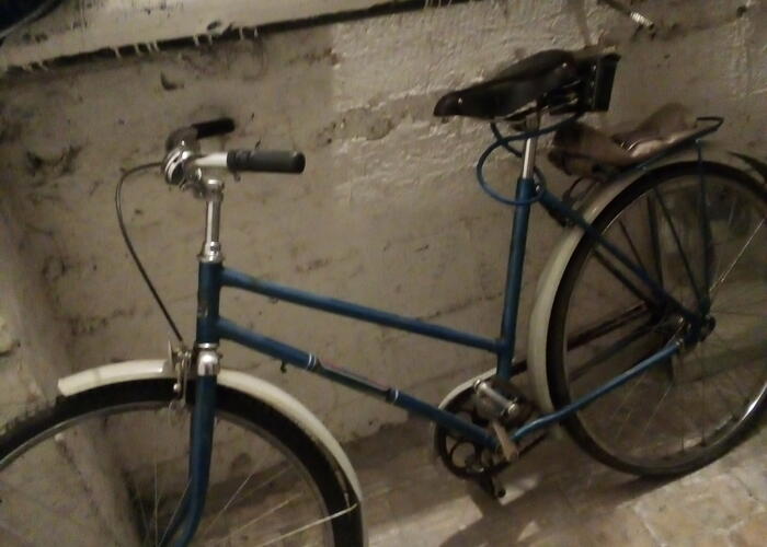 Grajewo ogłoszenia: Sprzedam rower damka PRL siedzenie i schowek na klucze skora