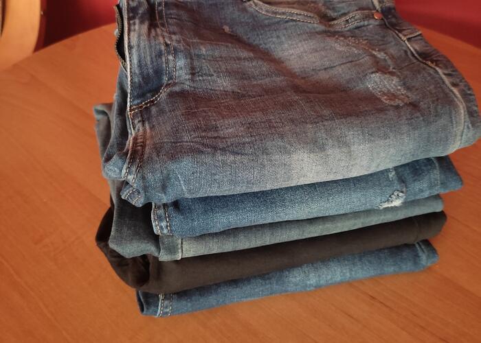 Grajewo ogłoszenia: Posiadam na sprzedaż ubrania damskie rozmiar 40/44 bluzki spodnie...