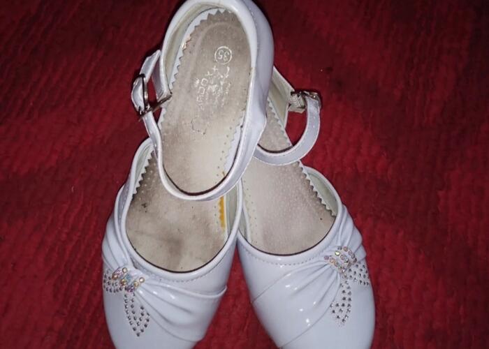 Grajewo ogłoszenia: Sprzedam białe buty dziewczęce, proszę o kontakt SMS