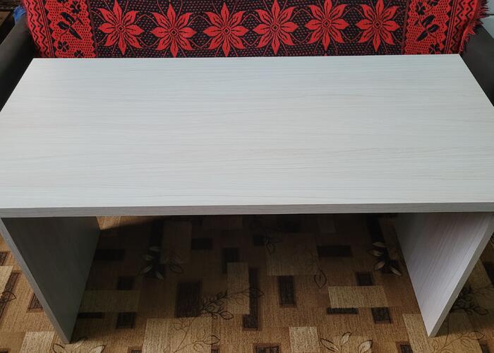 Grajewo ogłoszenia: Witam. Na sprzedaż posiadam biurko do komputera w kolorze latte....