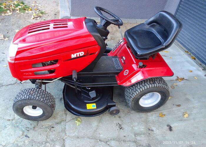 Grajewo ogłoszenia: Oferuję fajny traktorek do koszenia trawy marki MTD widoczny na...