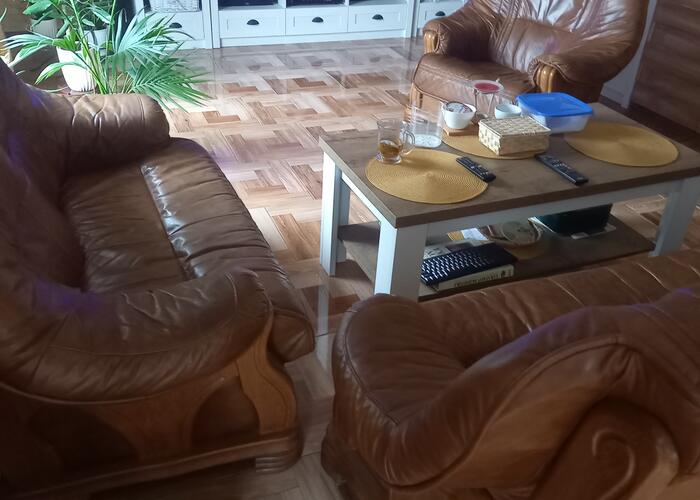 Grajewo ogłoszenia: Sprzedam komplet mebli skórzanych 
3+2+1 na dębowym...