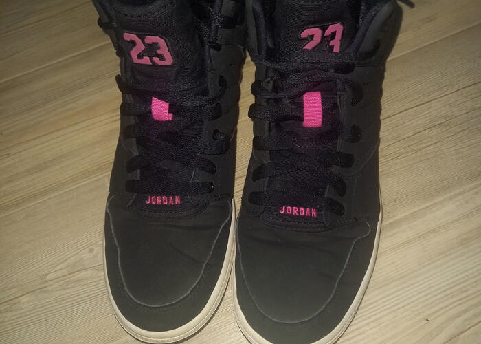 Grajewo ogłoszenia: Sprzedam buty adidasy marki Jordan prawie nowe rozmiar 39...