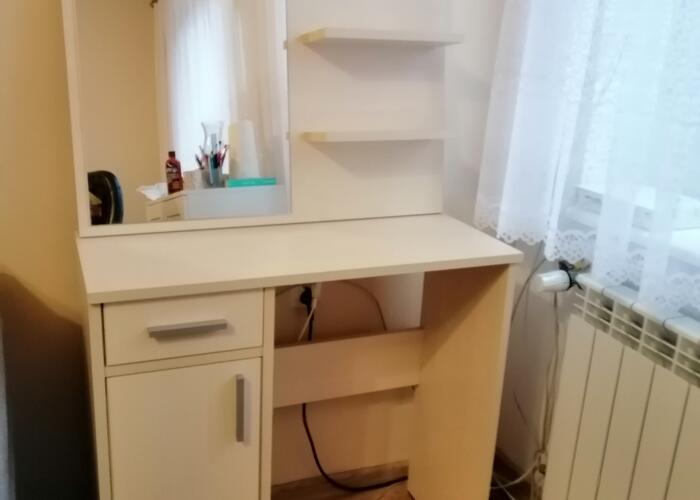 Grajewo ogłoszenia: Sprzedam biurko z lustrem półka 80 na 34cm wysokość 78cm stan...