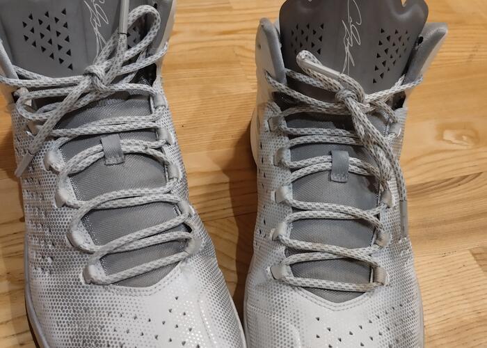 Grajewo ogłoszenia: Buty Jordan melo m11
Buty założone 4 razy
Bez wkładek, rozmiar...