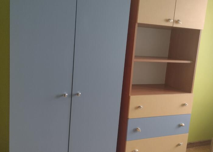 Grajewo ogłoszenia: Sprzedam szafę oraz regał z szufladami. Stan dobry. Widoczne...