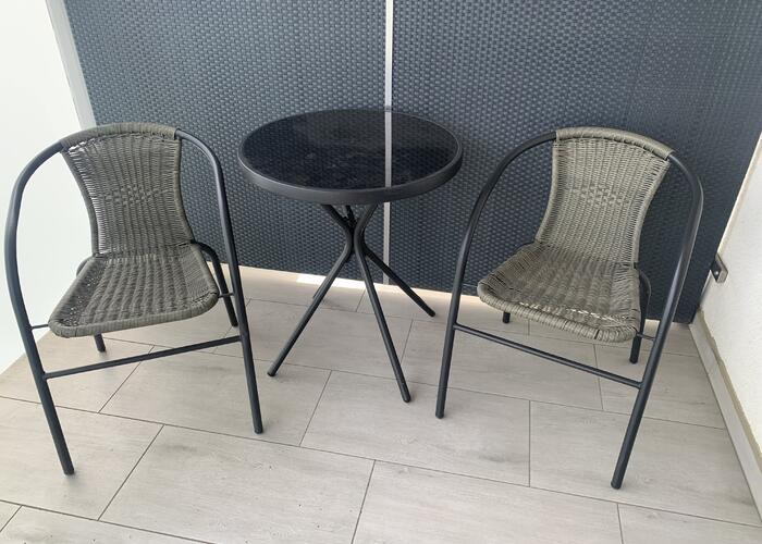 Grajewo ogłoszenia: Sprzedam komplet stolik + 2 krzesła. Stan bardzo dobry. Odbiór...