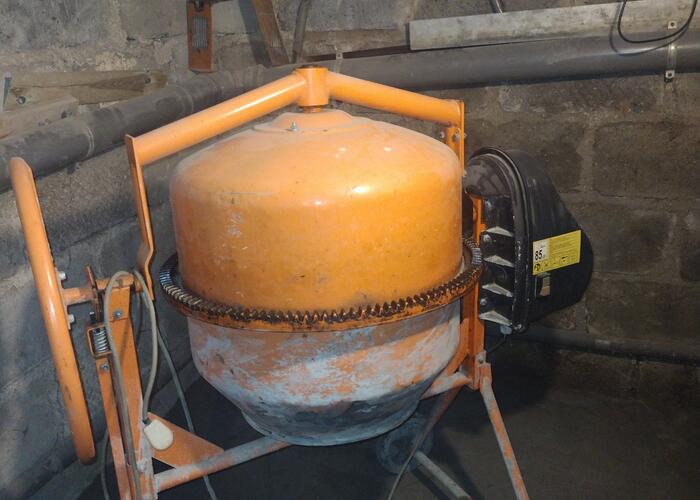 Grajewo ogłoszenia: Pomarańczowa betoniarka dwufazowa ,pojemność 100 litrów...