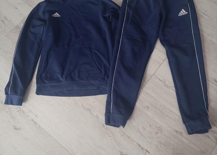 Grajewo ogłoszenia: Sprzedam dresy adidas stan bardzo dobry rozmiar S/M.