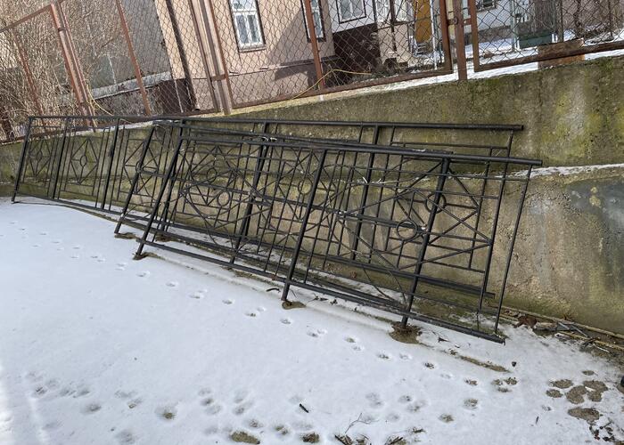 Grajewo ogłoszenia: Sprzedam balustradę z balkonu w sumie 12 metrów pomalowana.