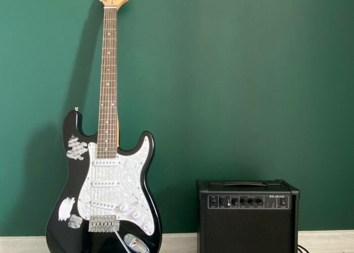 Grajewo ogłoszenia: Witam sprzedaję gitarę elektryczną wraz ze wzmacniaczem i...
