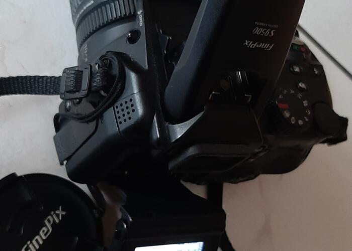 Grajewo ogłoszenia: Mam do sprzedania aparat fotograficzny wraz z lampą oraz stojakiem...
