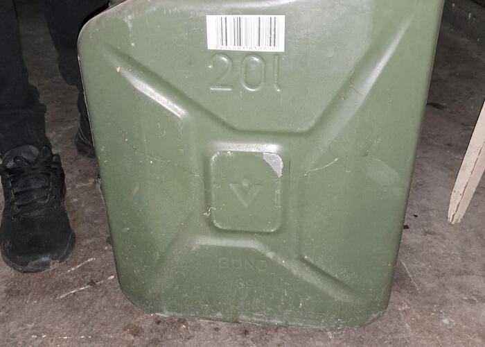 Grajewo ogłoszenia: Sprzedam karnister metalowy 20l nie uzywany