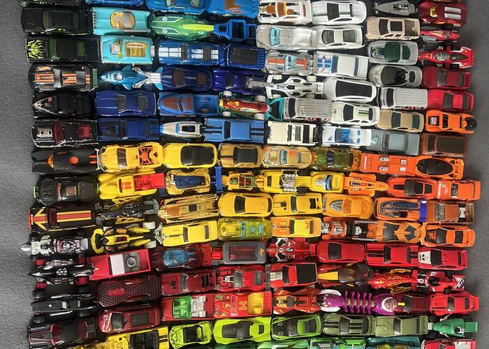 Grajewo ogłoszenia: Sprzedam duzy zestaw Hot Wheels 208 sztuk. 
Stan bdb , niektóre...