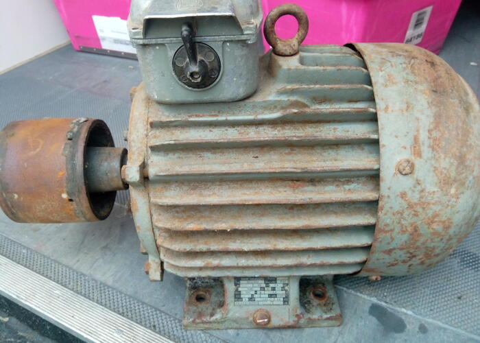 Grajewo ogłoszenia: Silnik elektryczny 5,5kw 1400obr ,przełącznik ,koło...