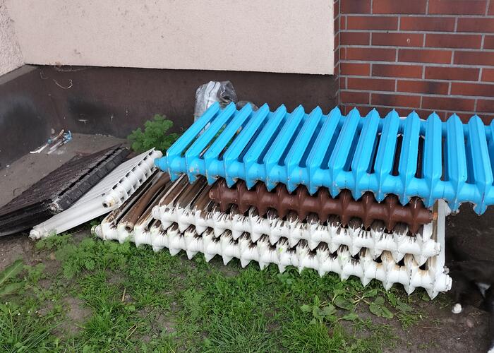 Grajewo ogłoszenia: Sprzedam kaloryfery żeliwne 60 żeberek i inne 14 żeberek z...