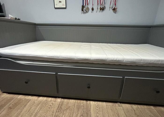 Grajewo ogłoszenia: Sprzedam rozkładane  łóżko młodzieżowe Ikea Hemnes.  Ogólnie...