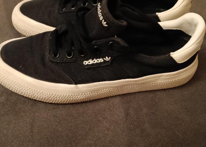 Grajewo ogłoszenia: Sprzedam buty marki Adidas rozmiar 37.5 ładne jak nowe orginalne...