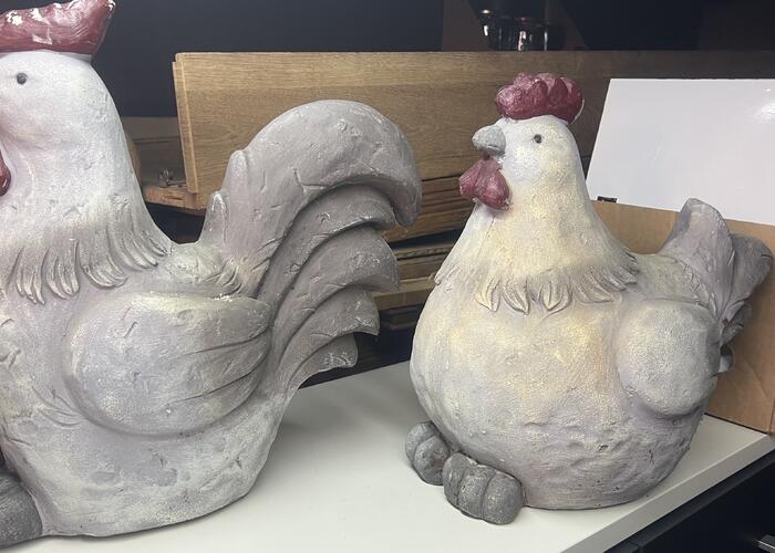 Grajewo ogłoszenia: Sprzedam figury koguta i kurę . Wymiary to 45 / 40 cm , 60 zł za...