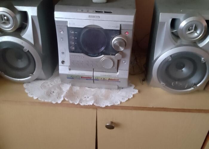 Grajewo ogłoszenia: Sprzedam radio Samsung na płytę i kasety z pilotem