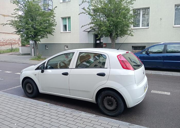 Grajewo ogłoszenia: Sprzedam fiata grandę Punto 2010r.Auto do miasta ekonomiczne i bez...