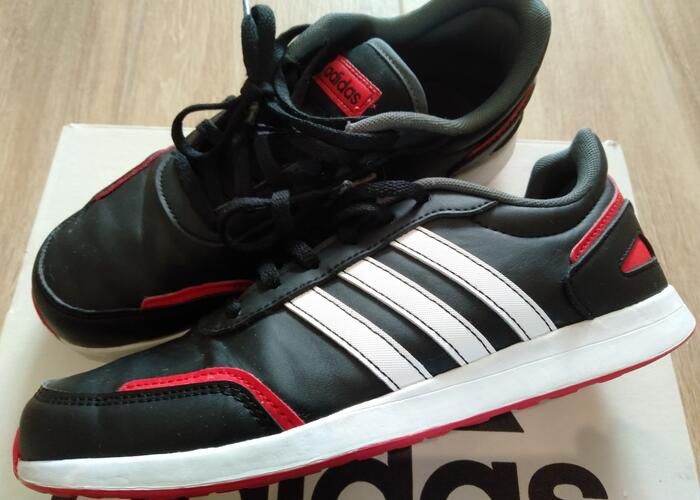 Grajewo ogłoszenia: Sprzedam buty chłopięce Adidas. Stan bardzo dobry.