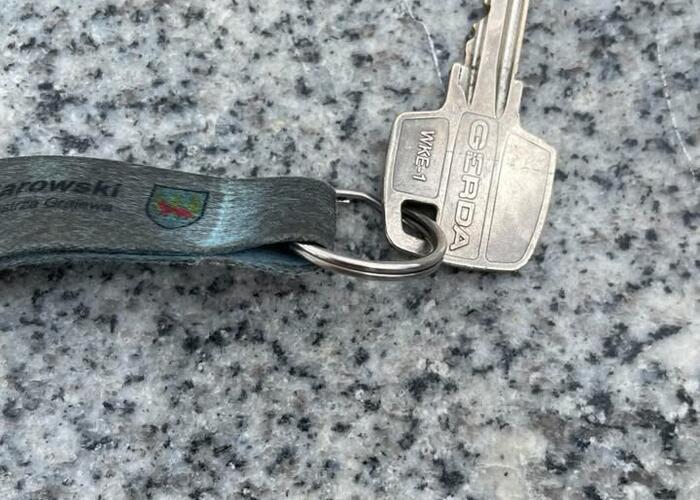 Grajewo ogłoszenia: Znalazłam klucz przy schodach do Parku Solidarności. Do odbioru w...