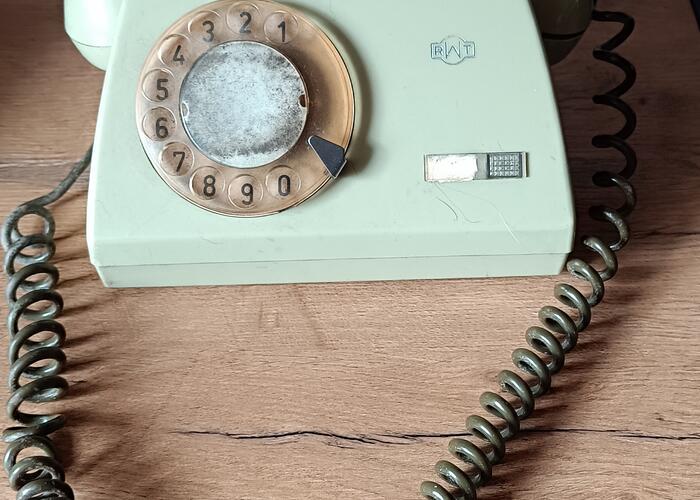 Grajewo ogłoszenia: Sprzedam taki telefon z lat PRL, cena 25 zł.