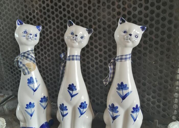 Grajewo ogłoszenia: Sprzedam figurkę Victoria Desing koty w porcelanie wys 25cm stan...