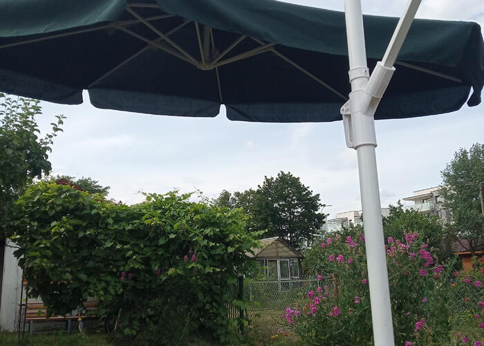 Grajewo ogłoszenia: Sprzedam duży parasol ogrodowy , średnica ok 3m, na bocznym...