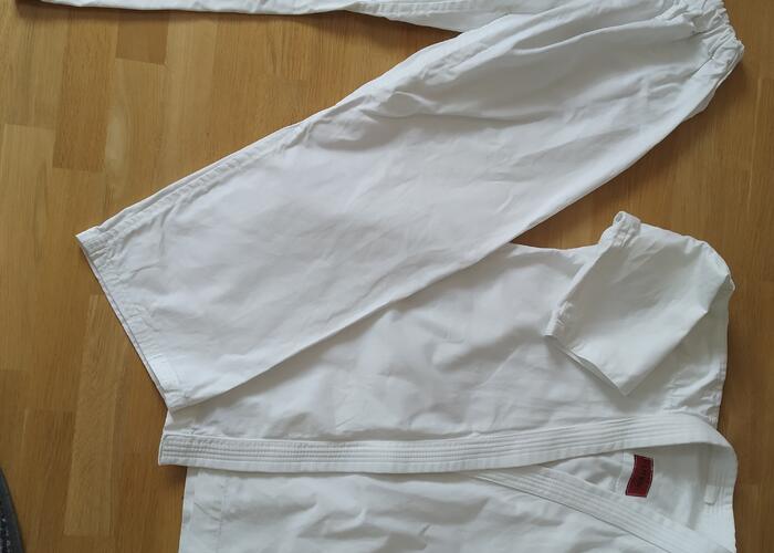 Grajewo ogłoszenia: Sprzedam kimono na karate z ookami mam 2 sztuki 158 i 164 dobry...