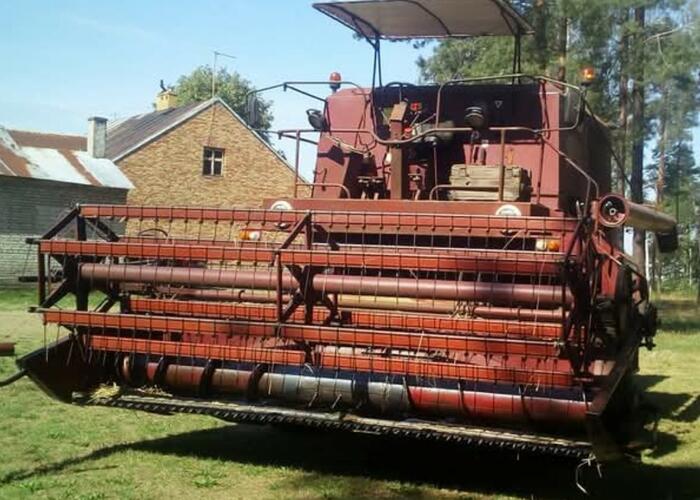 Grajewo ogłoszenia: Oferujemy usługi zbioru zbóż dwoma kombajnami Bizon Z056....