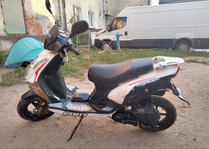 Grajewo ogłoszenia: Sprzedam skuter Romet 747 wszystko sprawne stan dobry..cena 1400zl...
