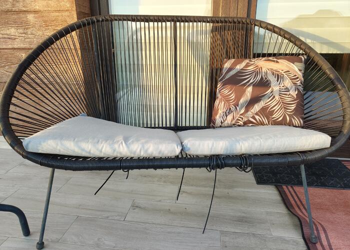 Grajewo ogłoszenia: Dwuosobowa sofa na balkon/taras z poduszkami. W sofie pękło kilka...