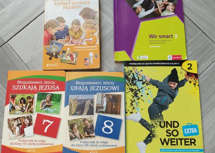 Grajewo ogłoszenia: Sprzedam podręczniki widoczne na zdjęciu 
Religia 10 zł sztuka...
