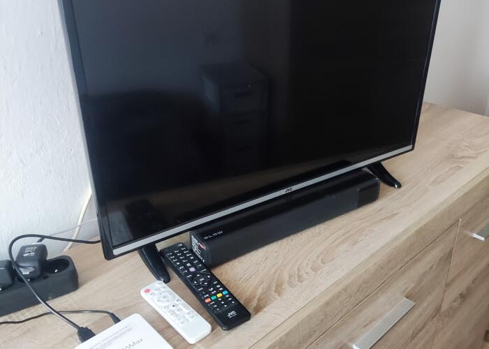 Grajewo ogłoszenia: Sprzedam TV JVC 32 i TV Box 4/64 Android 14 YouTube Netflix itd....