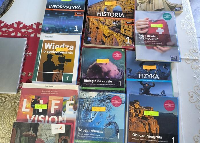Grajewo ogłoszenia: Sprzedam książki do klasy I LO i technikum jeśli nie odbiorę...